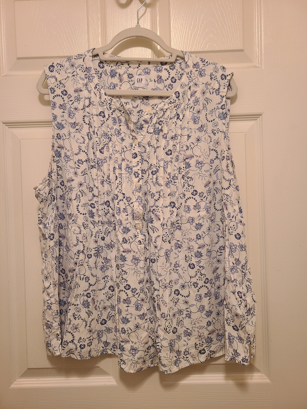 GAP Womens White & Blue Floral Sleeveless Button Front Top